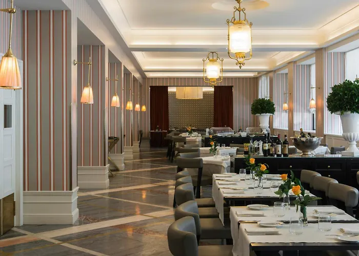 Starhotels Michelangelo Otel 4*