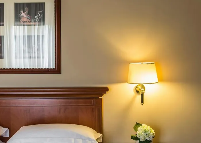 Starhotels Michelangelo Otel 4*