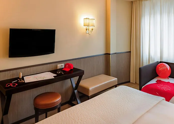 Starhotels Michelangelo Otel
